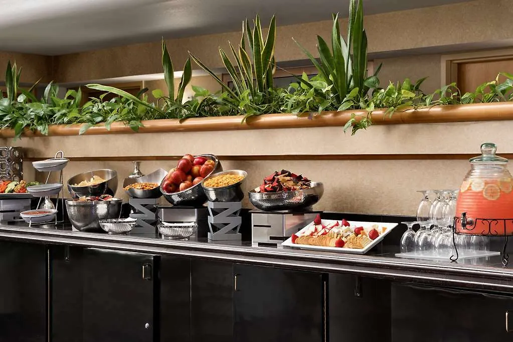 Embassy Suites By Hilton Convention Center Las Vegas 4*,